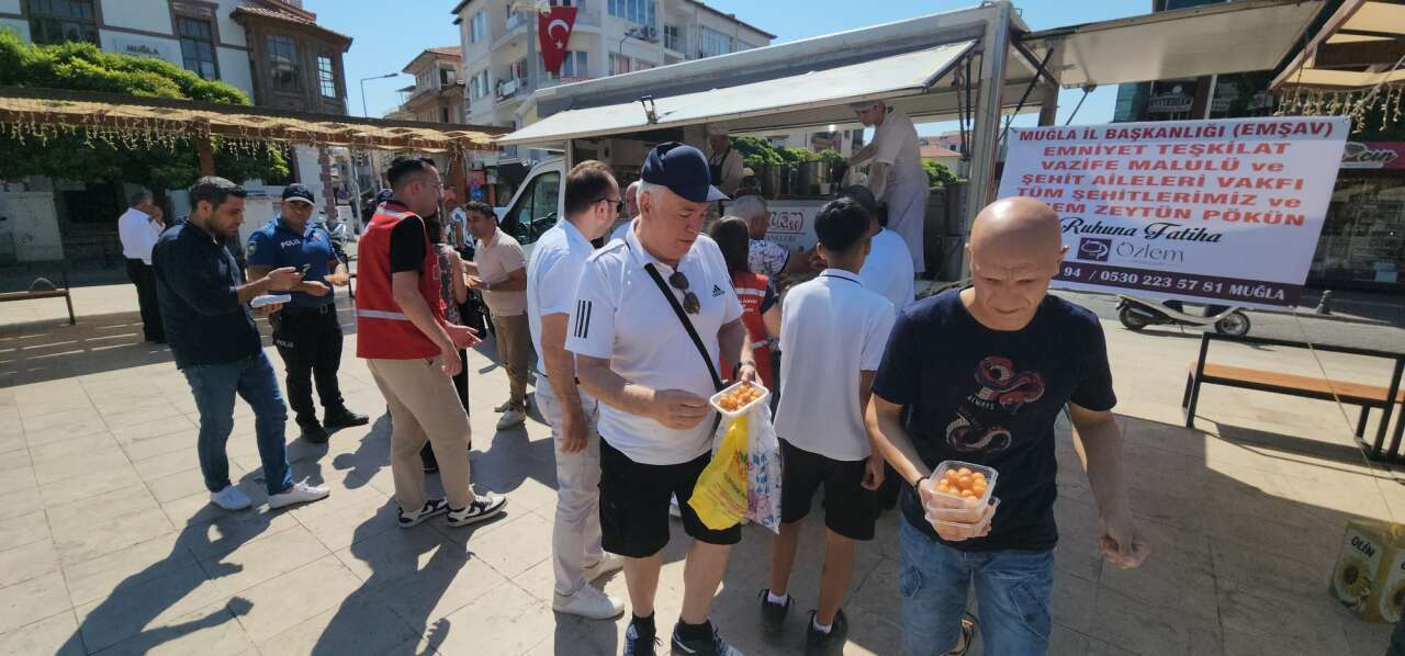 Muğla’da Şehitler ve Zeytün Pökün İçin Lokma Hayrı 5